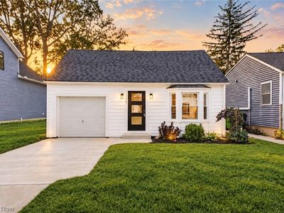 Property at 208 Sunset Rd, Avon Lake, OH