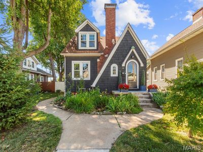 18 S 52nd St