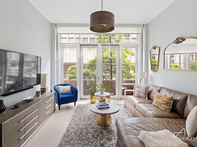 42 Main St APT 2B