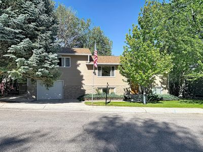 707 Circle Dr
