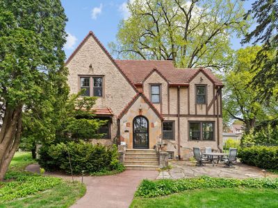 504 Mississippi River Blvd S