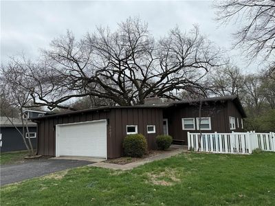 Property at 5607 W 75th Ter, Prairie Village, KS