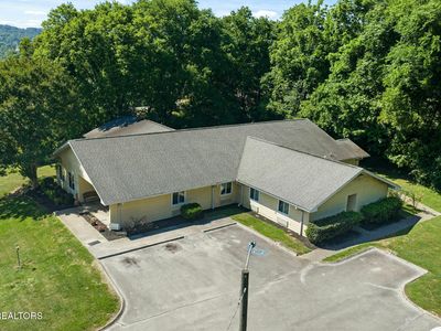 825 Donna St