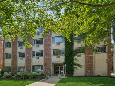 1234 Elmwood Ave APT 2F