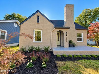 2554 Woodbine Ave