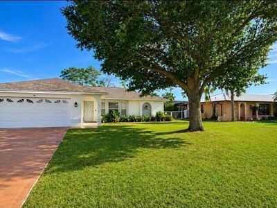 1404 NE Van Loon Ter