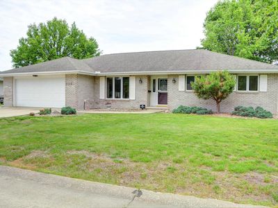 225 Pinecrest Dr