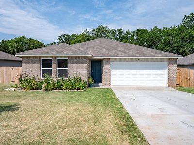 831 Twin Lakes Dr
