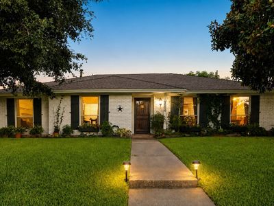 2104 Westlake Dr