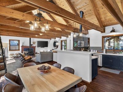 11805 Saint Bernard Dr