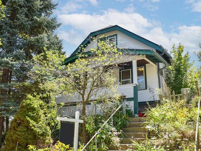 1713 East Newport AVENUE