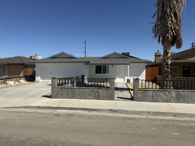 1420 W Coronado Ave