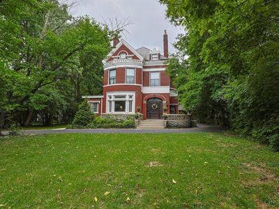 445 Ludlow Ave