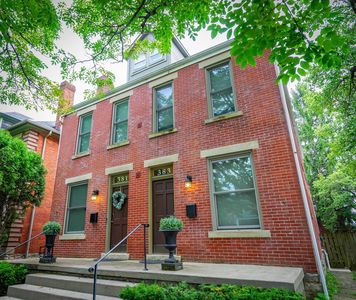 383 W Hubbard Ave