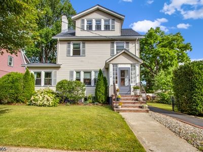 110 Lyons Pl