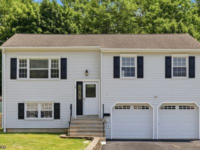 29 Amendola Dr