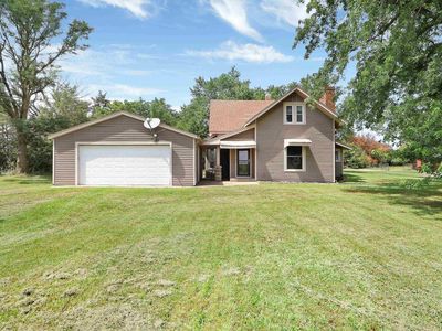 1557 Main St