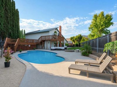 8065 El Extenso Ct