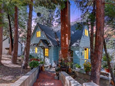 208 Heliotrope Dr