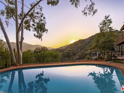 2239 Topanga Skyline Dr