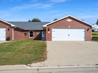 Property at 817 6th Ave SE, Cascade, IA