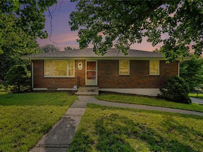 235 N Eugene Field Rd