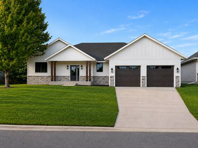 1215 Moor Stone Dr NE