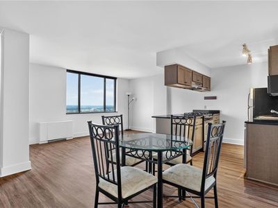 600 E 8th St APT 8H