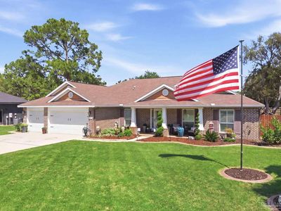 1952 Coral St