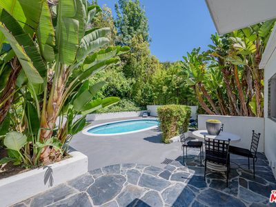 1264 Benedict Canyon Dr