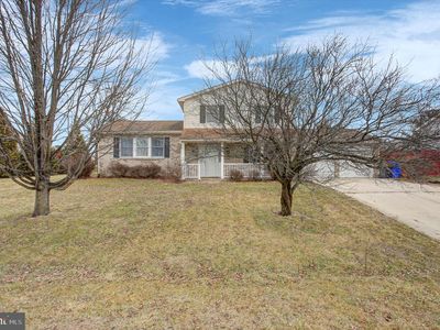 1760 Holly Ln