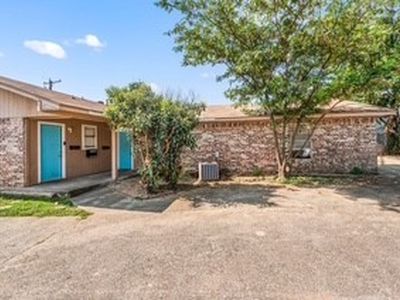 1122 N Center St #1122