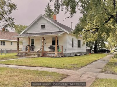 823 W 11th St