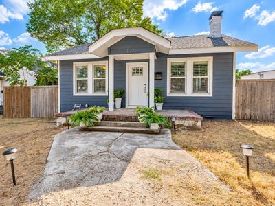 1123 Ballard Ave