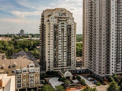 795 Hammond Dr APT 211