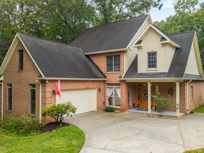 240 Skyview Dr