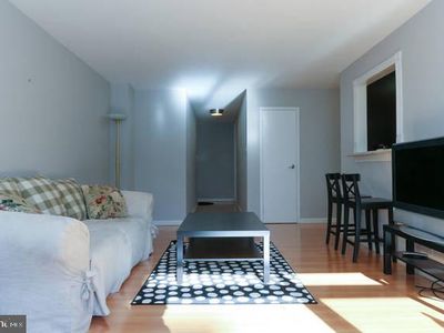 2401 H St NW APT 204
