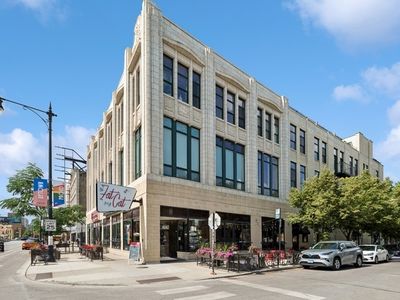 1215 W Gunnison St APT 313