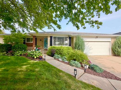 41304 Clairpointe St
