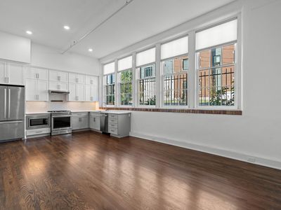601 Madison St APT 102