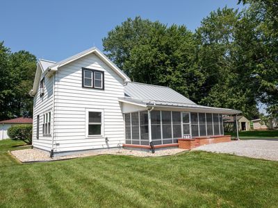 106 N Wray St