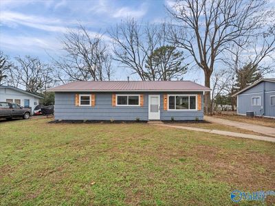 1704 Wakefield Dr NE