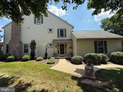 1290 Crestview Dr