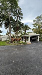 1124 W Cypress Dr