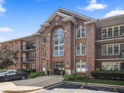 5645 S Cass Ave APT 102