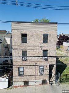 35 Columbia Ave