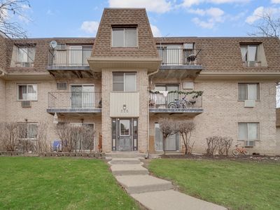 226 Shorewood Dr APT 2D
