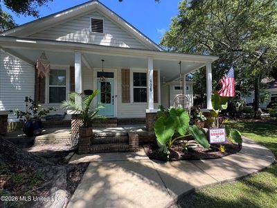 806 Buena Vista St