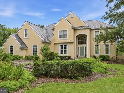 17 Davis Dr