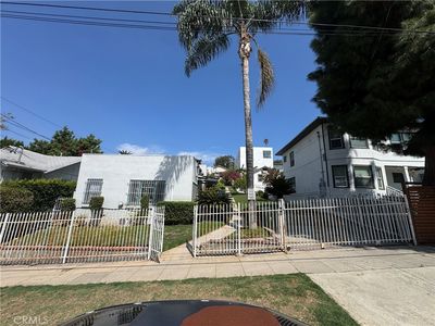2111 Aaron St #4